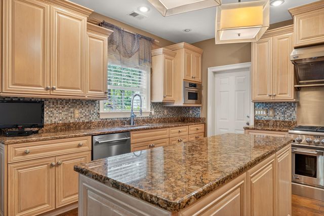 99 Hunters Oak Ct., Pawleys Island, SC 29585