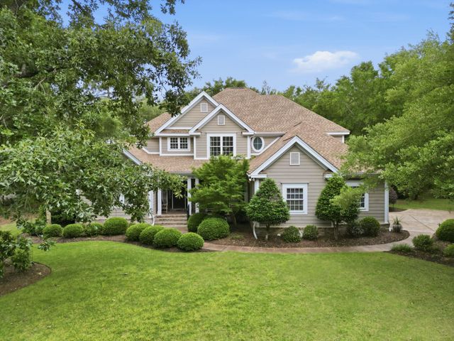99 Hunters Oak Ct., Pawleys Island, SC 29585