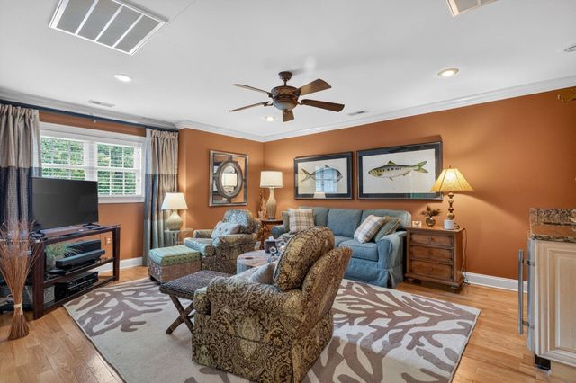 99 Hunters Oak Ct., Pawleys Island, SC 29585