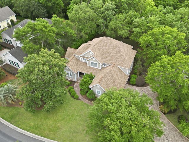 99 Hunters Oak Ct., Pawleys Island, SC 29585