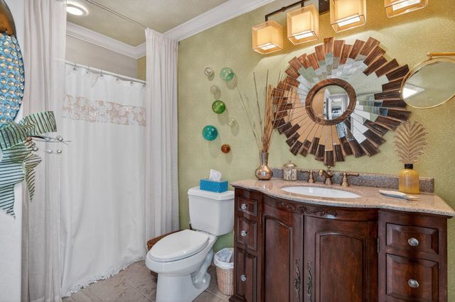 99 Hunters Oak Ct., Pawleys Island, SC 29585
