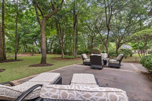99 Hunters Oak Ct., Pawleys Island, SC 29585