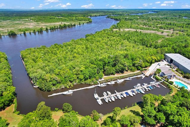99 Hunters Oak Ct., Pawleys Island, SC 29585