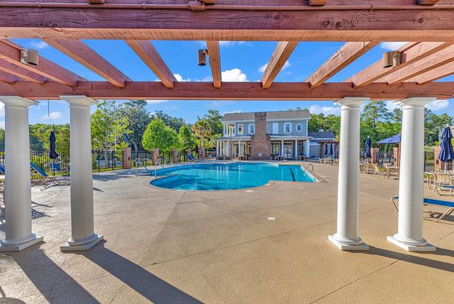 99 Hunters Oak Ct., Pawleys Island, SC 29585
