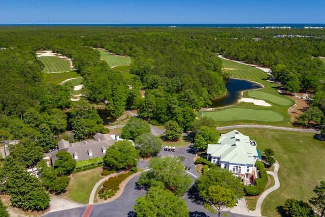 99 Hunters Oak Ct., Pawleys Island, SC 29585