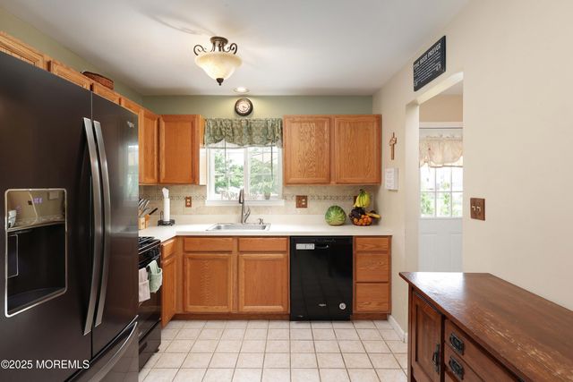 42 W Highland Avenue, Atlantic Highlands, NJ 07716