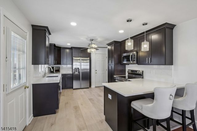 500 E Valley View Ave, Hackettstown Town, NJ 07840