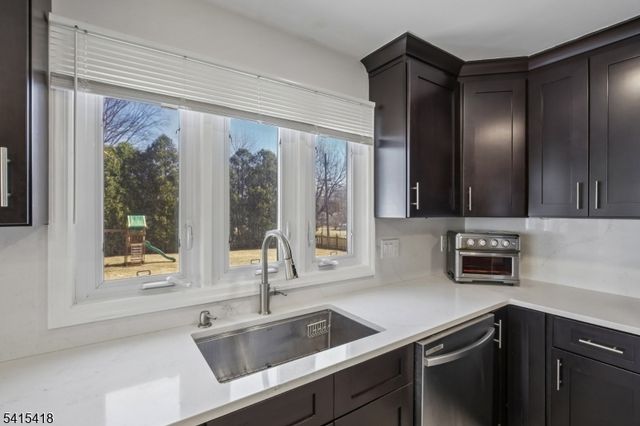 500 E Valley View Ave, Hackettstown Town, NJ 07840