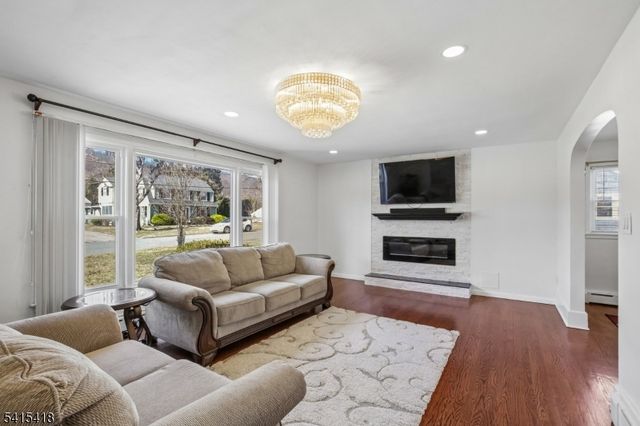 500 E Valley View Ave, Hackettstown Town, NJ 07840