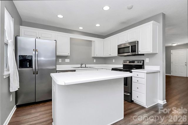 10739 Holly Ridge Boulevard, Charlotte, NC 28216