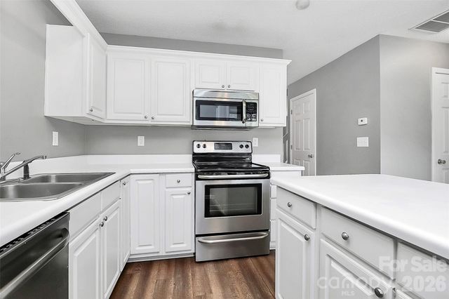 10739 Holly Ridge Boulevard, Charlotte, NC 28216