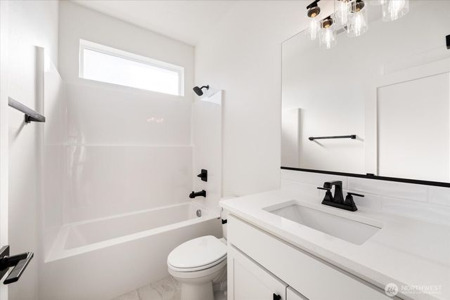 6677 W 27th Avenue, Kennewick, WA 99338