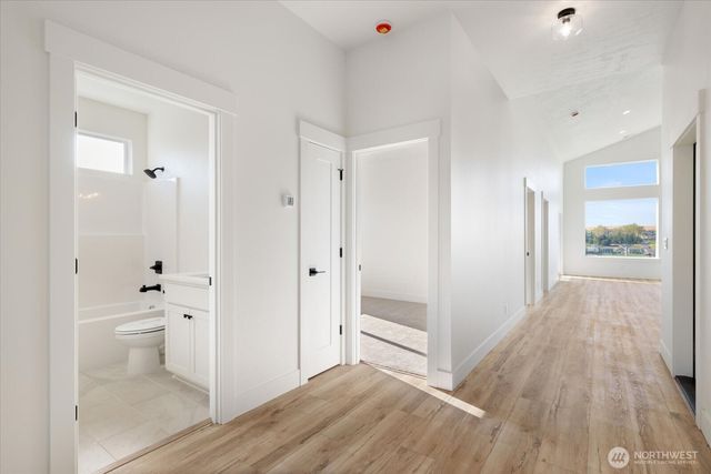 6677 W 27th Avenue, Kennewick, WA 99338