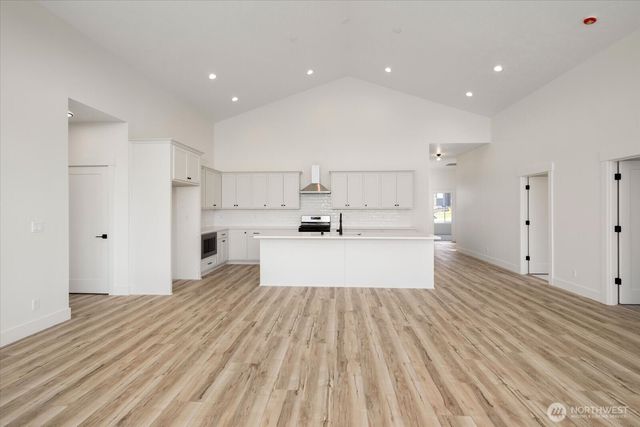 6677 W 27th Avenue, Kennewick, WA 99338