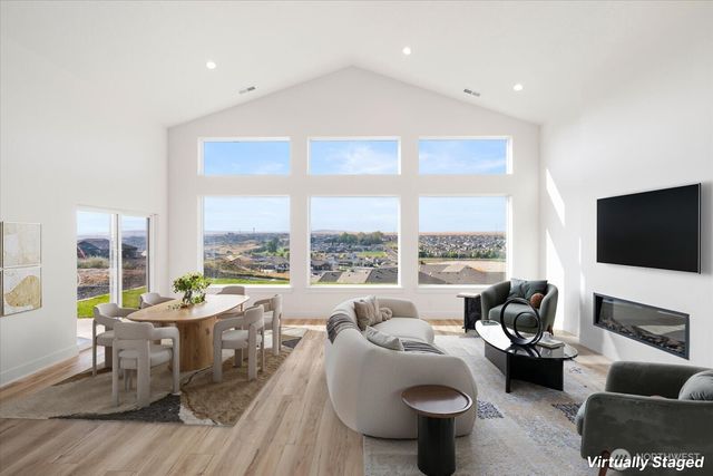 6677 W 27th Avenue, Kennewick, WA 99338