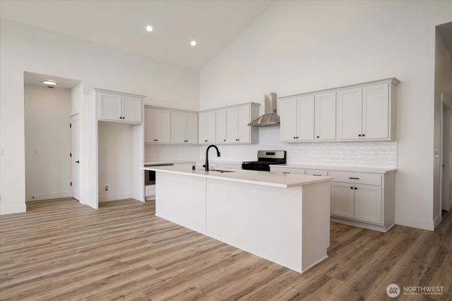 6677 W 27th Avenue, Kennewick, WA 99338