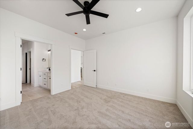 6677 W 27th Avenue, Kennewick, WA 99338