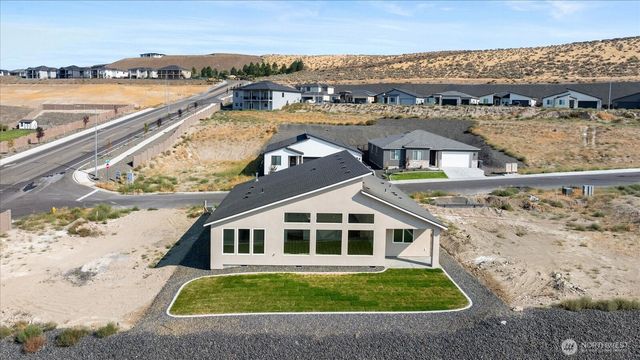 6677 W 27th Avenue, Kennewick, WA 99338