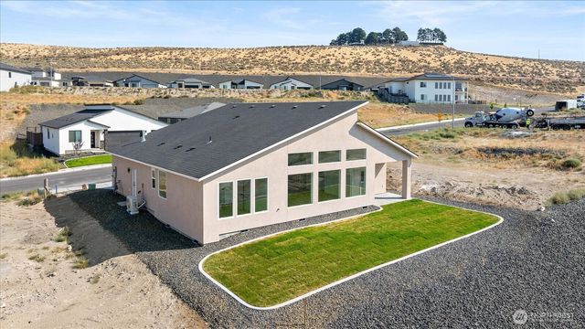 6677 W 27th Avenue, Kennewick, WA 99338