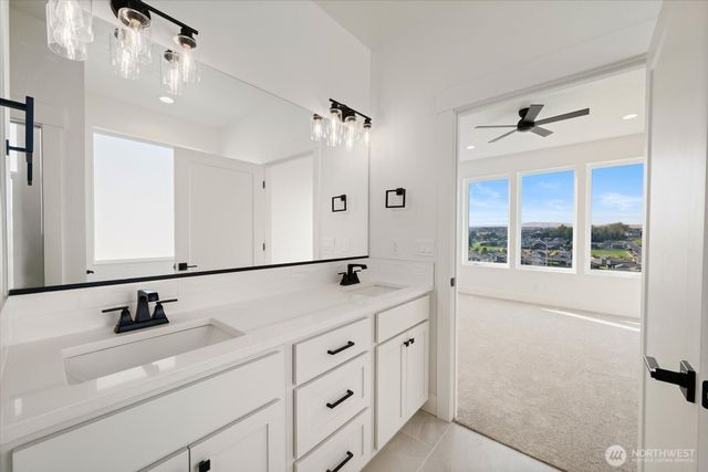 6677 W 27th Avenue, Kennewick, WA 99338