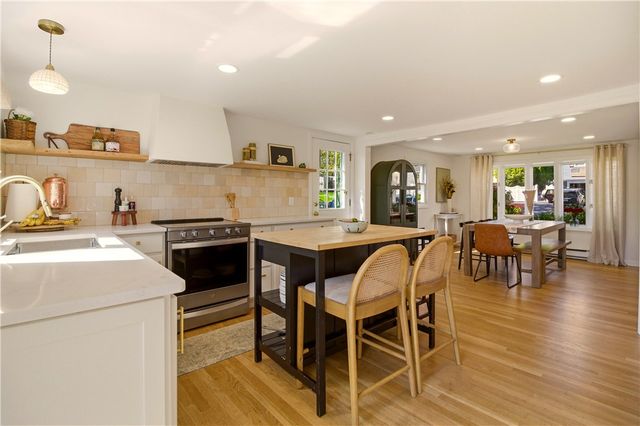 8 Monterey Drive, Bristol, RI 02809