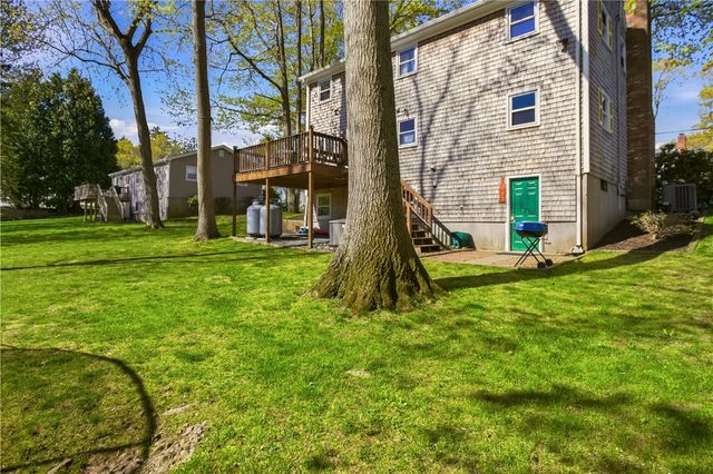 8 Monterey Drive, Bristol, RI 02809