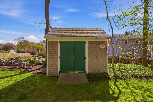 8 Monterey Drive, Bristol, RI 02809