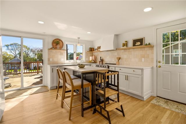 8 Monterey Drive, Bristol, RI 02809