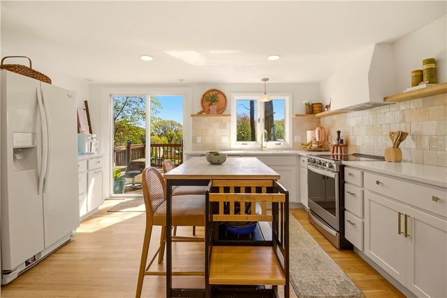8 Monterey Drive, Bristol, RI 02809
