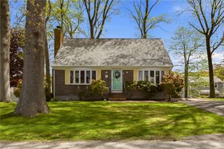 8 Monterey Drive, Bristol, RI 02809