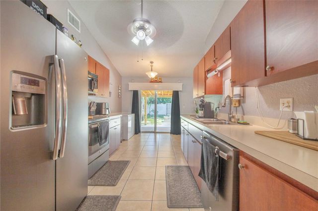 817 REFLECTIONS LOOP E, Winter Haven, FL 33884