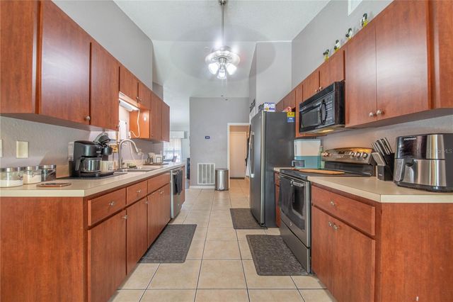 817 REFLECTIONS LOOP E, Winter Haven, FL 33884