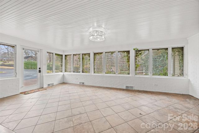 946 Scotch Drive, Gastonia, NC 28054