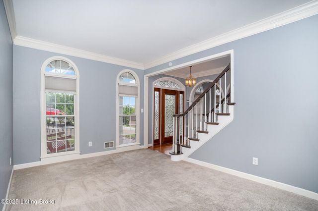 7204 Austinwood Rd, Louisville, KY 40214