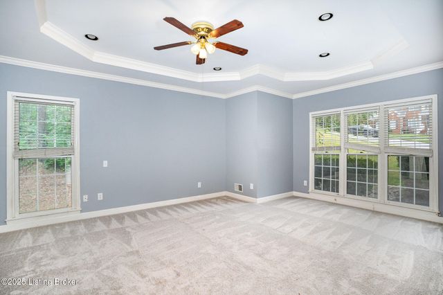 7204 Austinwood Rd, Louisville, KY 40214