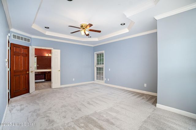 7204 Austinwood Rd, Louisville, KY 40214