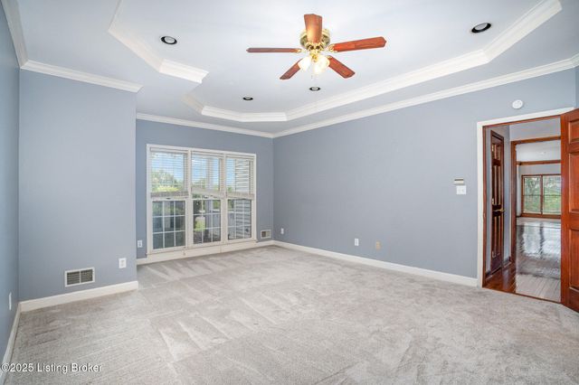 7204 Austinwood Rd, Louisville, KY 40214