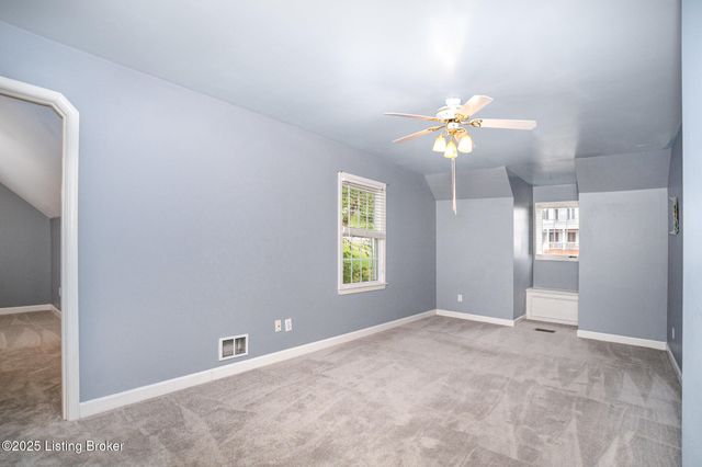 7204 Austinwood Rd, Louisville, KY 40214