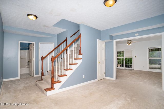 7204 Austinwood Rd, Louisville, KY 40214