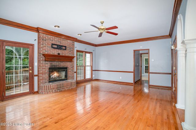 7204 Austinwood Rd, Louisville, KY 40214