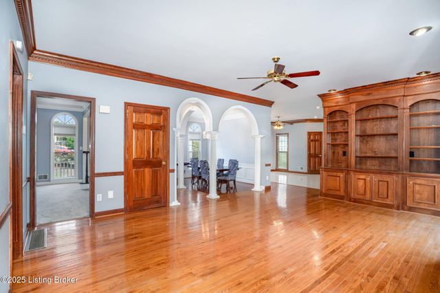 7204 Austinwood Rd, Louisville, KY 40214