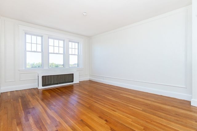 2001 Commonwealth Ave 34, Boston, MA 02135