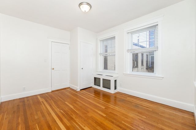 2001 Commonwealth Ave 34, Boston, MA 02135