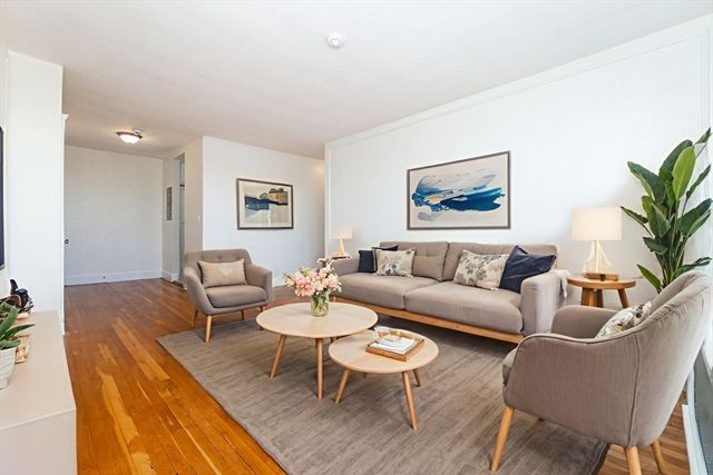 2001 Commonwealth Ave 34, Boston, MA 02135