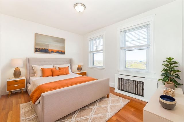 2001 Commonwealth Ave 34, Boston, MA 02135