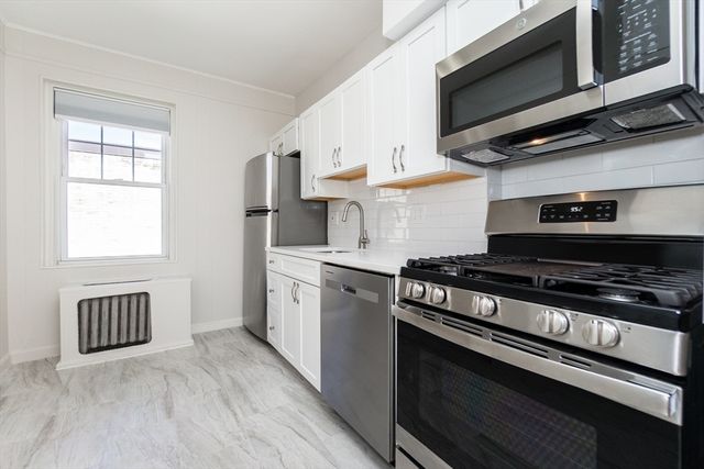 2001 Commonwealth Ave 34, Boston, MA 02135