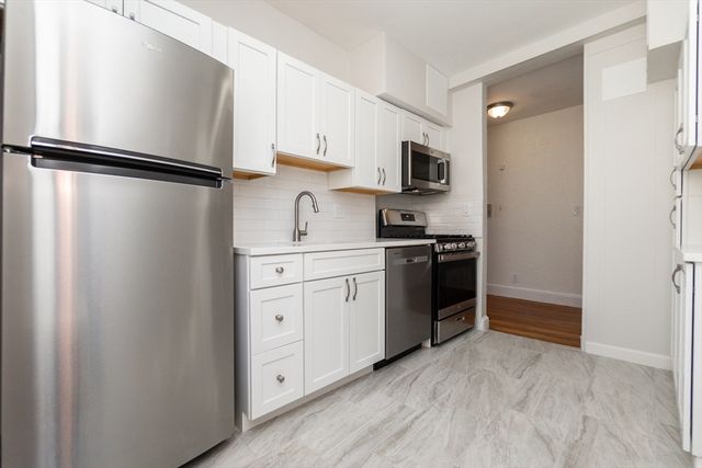 2001 Commonwealth Ave 34, Boston, MA 02135