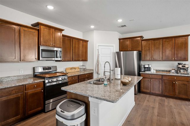 544 Erin Hills Drive, Red Oak, TX 75154