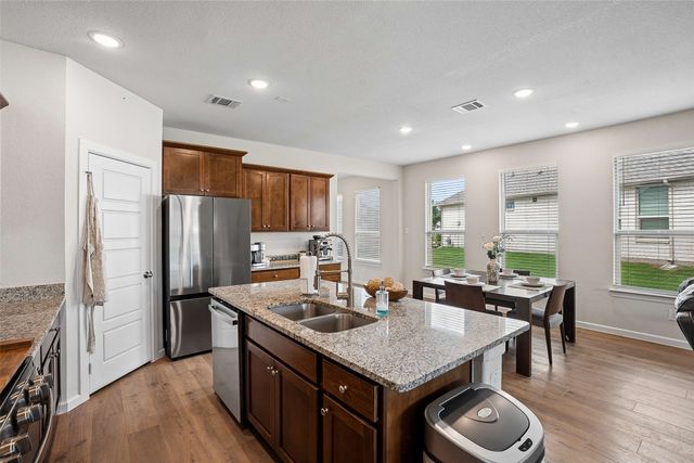 544 Erin Hills Drive, Red Oak, TX 75154