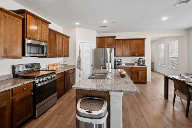 544 Erin Hills Drive, Red Oak, TX 75154